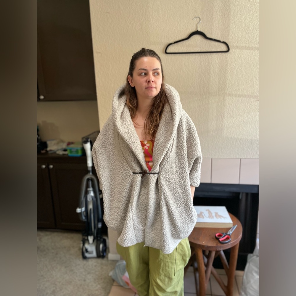 Super cozy blanket jacket!! 3/4 inch sleeve